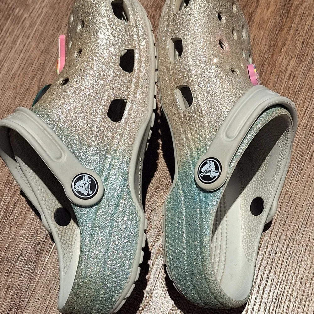 Crocs Iridescent Glitter Blue To Silver With Charms Sz 1